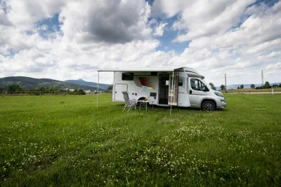 Celoroční parkování karavanů