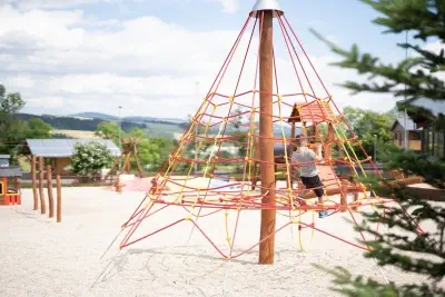 lanová lezecká pyramida